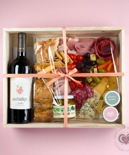 Picada con Vino para Compartir con Mamá